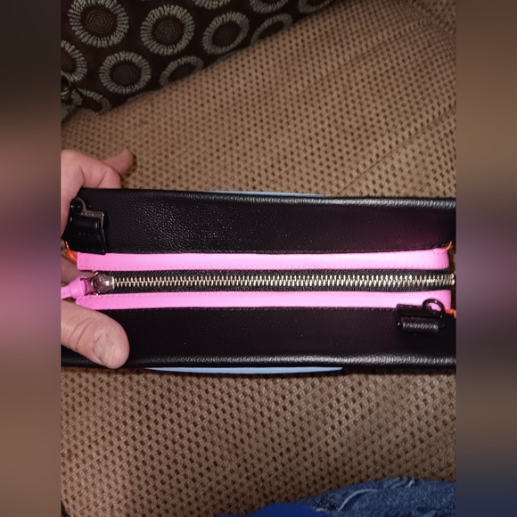 Min & Mon leather creature crossbody bag with charm - Picture 5 of 8